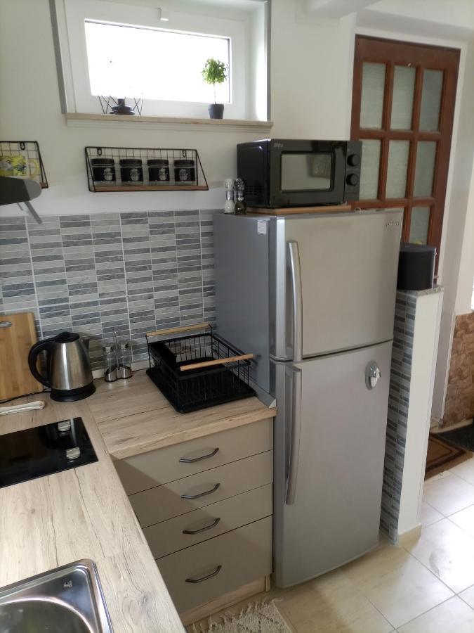 Studio Apartment Lile Тръстеник Екстериор снимка