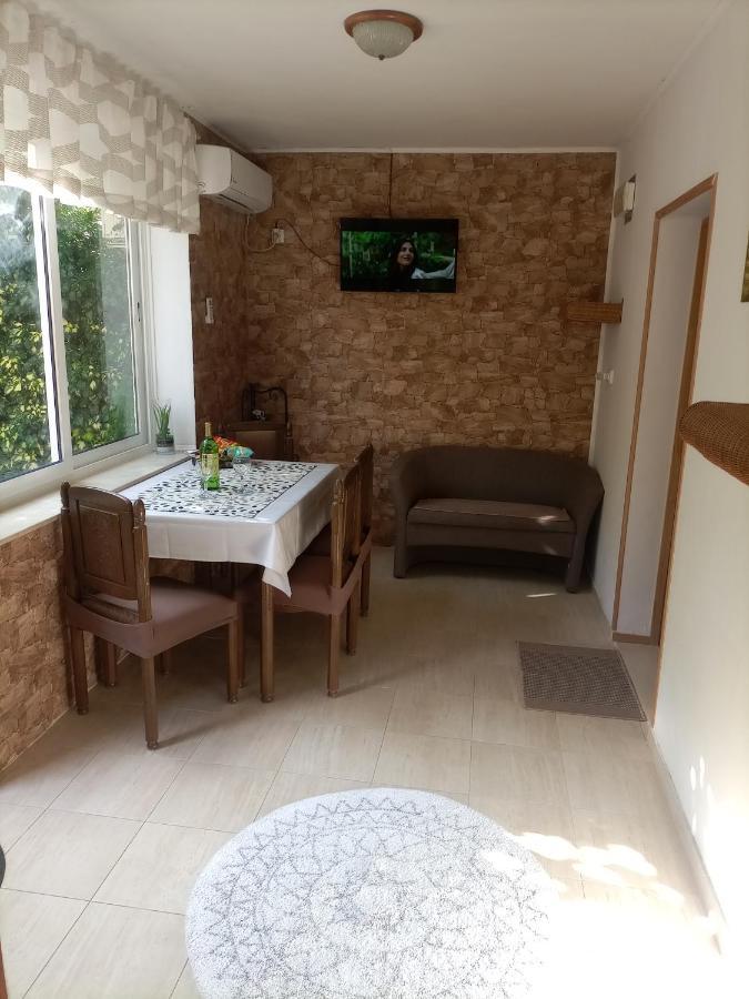 Studio Apartment Lile Тръстеник Екстериор снимка